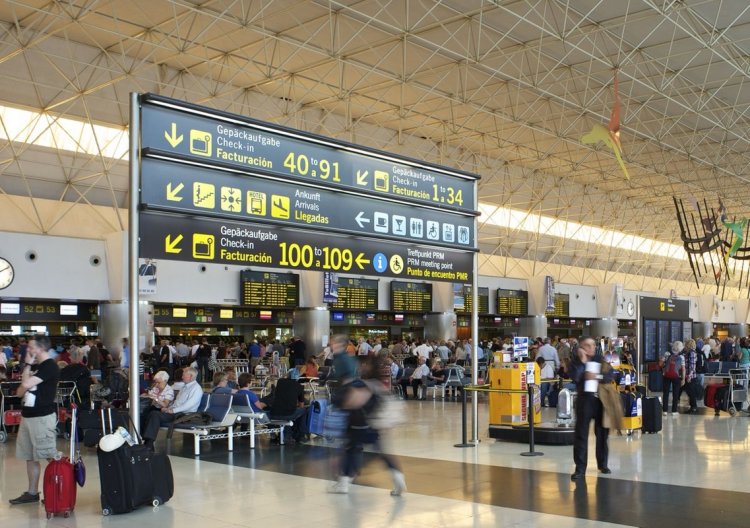Canarias cierra marzo con 4,3 millones de pasajeros, un 2,5 % más que en 2019