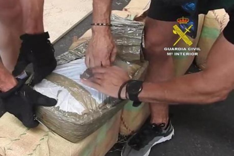 Siete detenidos cuando desembarcaban 1.600 kg de hachís en Gran Canaria