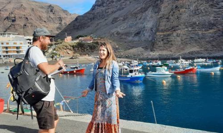 El reconocido periodista noruego Runar Halvorsen visita La Gomera en una acción promocional