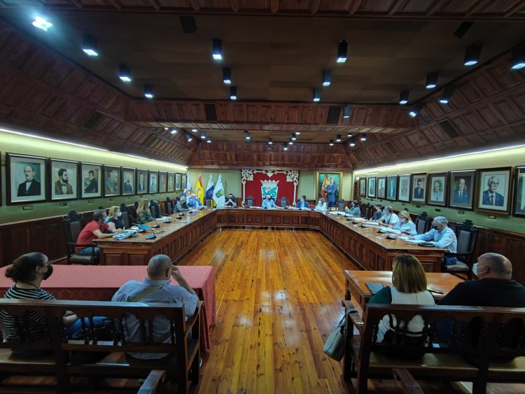El Consejo Escolar de Puerto de la Cruz acuerda una moción en defensa de la educación de adultos