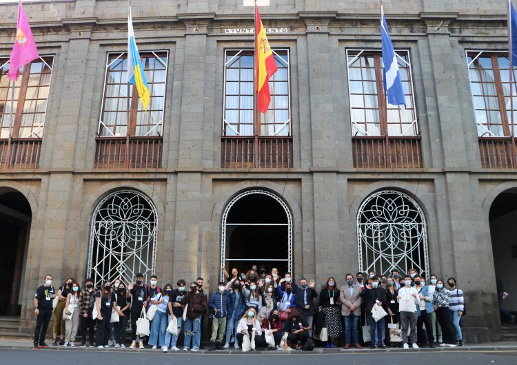 El Ayuntamiento de La Laguna acoge la recepción oficial al alumnado de Erasmus + del IES La Laboral