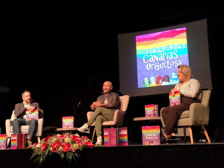 Los Realejos presentó el libro ‘Canarias Orgullosa’ y lo distribuye en centros educativos y bibliotecas