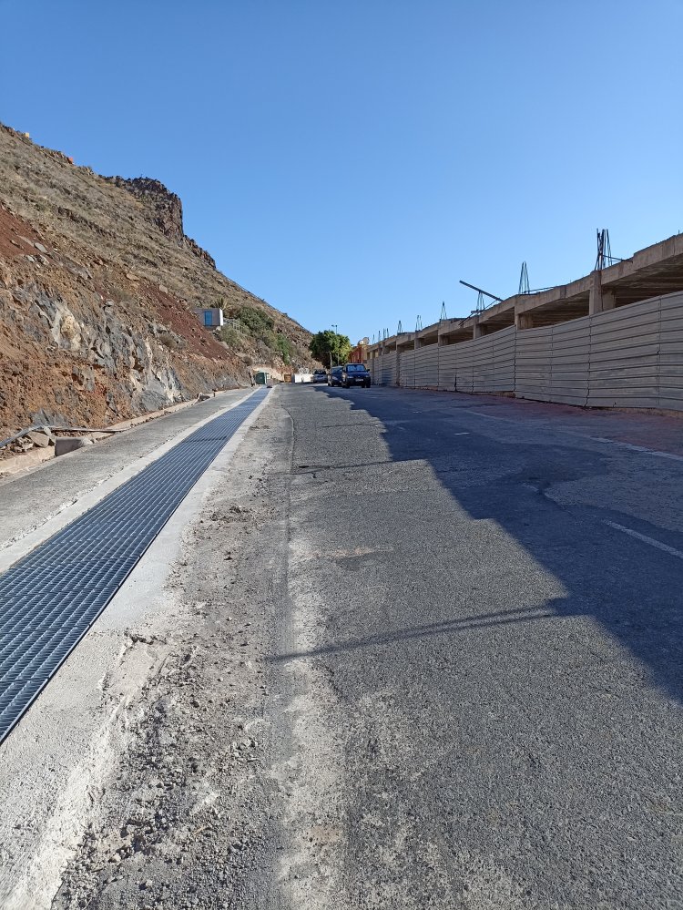 Se restablece el tráfico en la vía de Pista Las Palmitas de San Sebastián de la Gomera