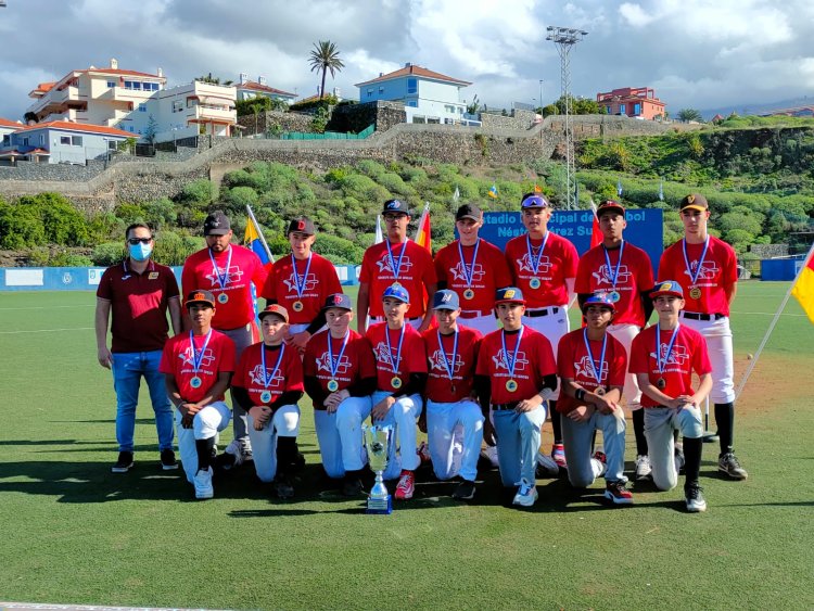 La quinta edición de la Tenerife Winter League cierra con la participación de 240 peloteros de toda Europa