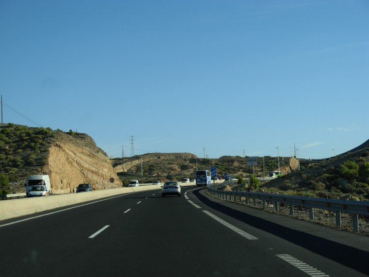 Fallece atropellado cuando caminaba por la autopista sur de Tenerife