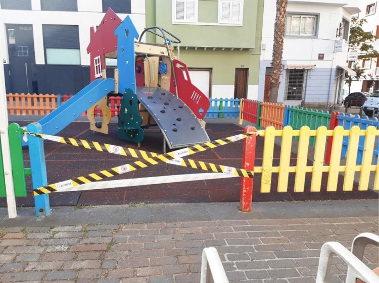 Santa Cruz de Tenerife adapta sus espacios públicos a las restricciones del nivel 4 de la alerta sanitaria