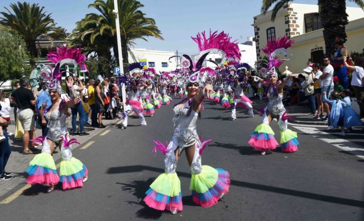 Arrecife retrasa tres semanas el inicio de su Carnaval por la incidencia de la ómicron