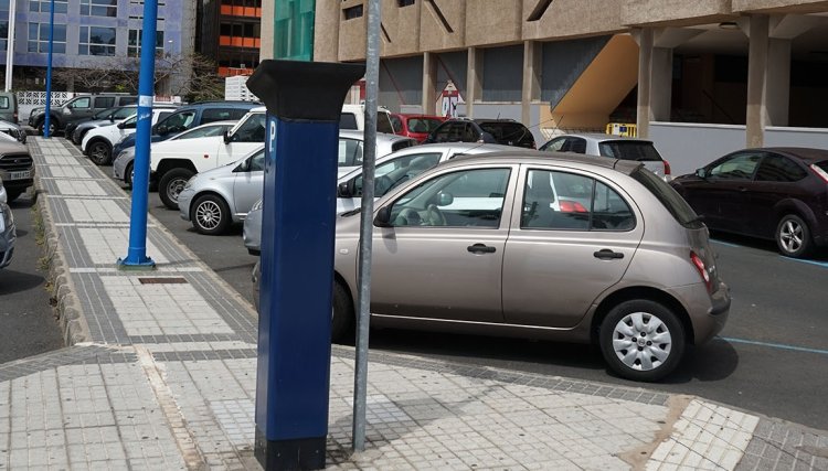 El 91 % de las plazas de zona azul de Las Palmas cuenta con sensores que facilitan la rotación