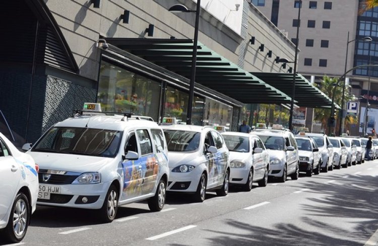 Servicios Públicos de Santa Cruz de Tenerife encarga la contratación de un estudio para la ratio de licencias de taxis