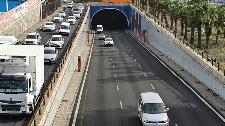 El tráfico aumentó un 11,21 % en Santa Cruz de Tenerife en la campaña de Navidad