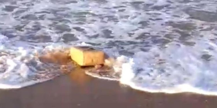 Buscan en Lanzarote a un hombre desaparecido tras tirarse al mar por un fardo
