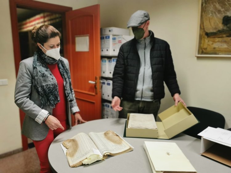 Los Realejos y Universidad de La Laguna restaurarán documentos de su archivo histórico municipal