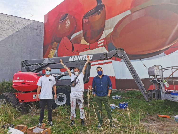 El artista gaditano Manolo Mesa estrena el festival de arte urbano de Los Realejos