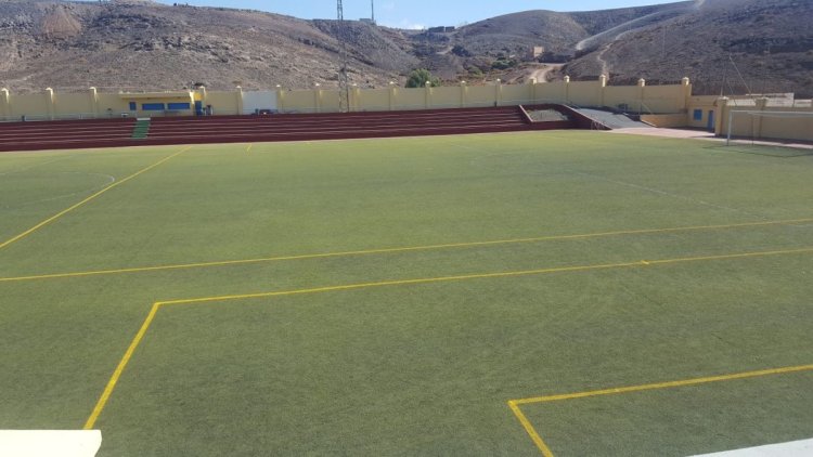 Pájara instala un nuevo cerramiento en el campo de fútbol de Morro Jable