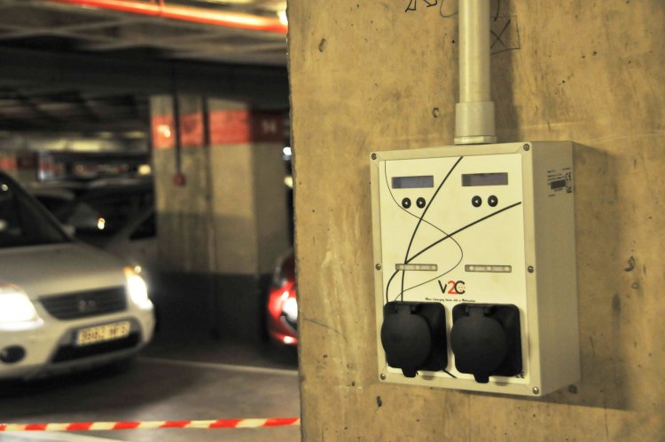 El Hospital Dr. Negrín incorpora seis puestos de carga eléctrica para vehículos en su parking