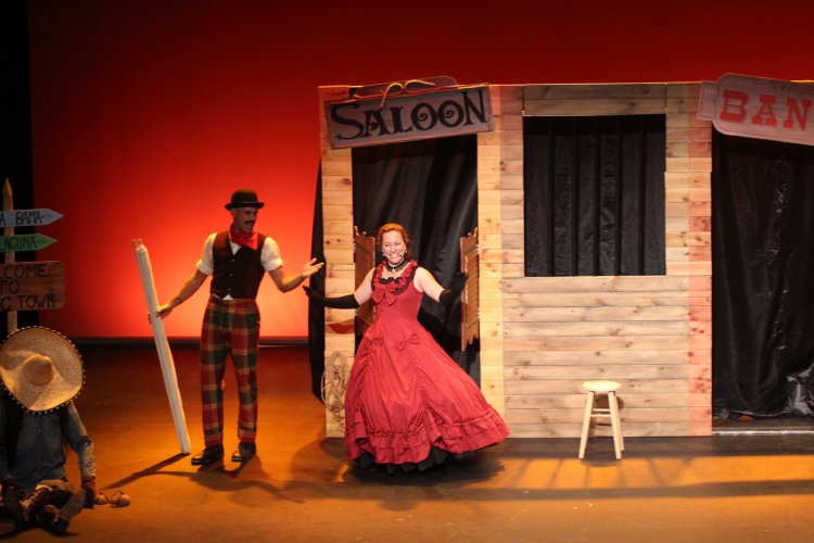 El salvaje oeste se instala en el Teatro Unión Tejina con la obra ‘Western lo que Western’