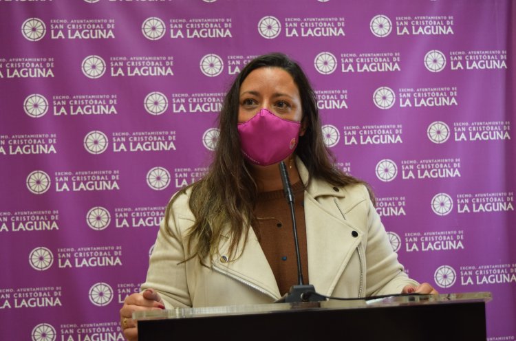 Piden cambiar fotos de alcaldes franquistas por mujeres referentes en La Laguna