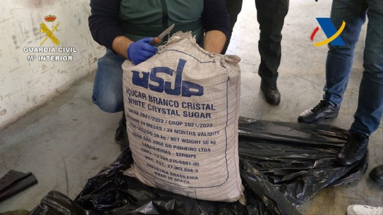 Intervenidos 100 kilos de cocaína ocultos entre azúcar en puerto Las Palmas