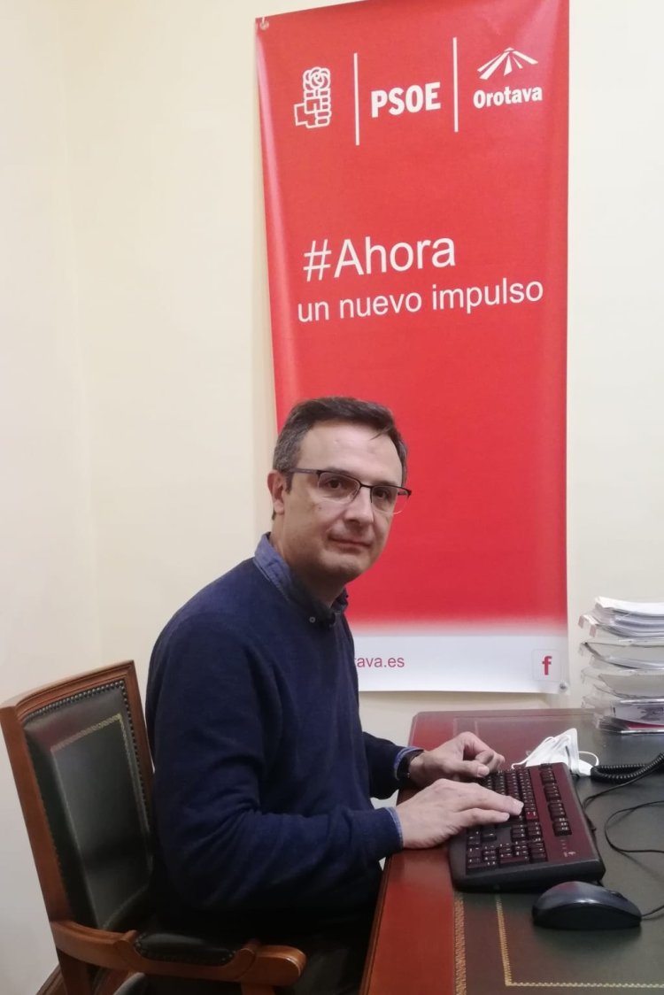 Manuel González presenta su dimisión como concejal del PSOE en el Ayuntamiento de La Orotava