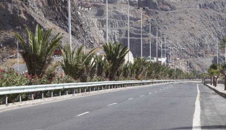 Santa Cruz de Tenerife exige al Cabildo la inmediata iluminación de la vía de San Andrés