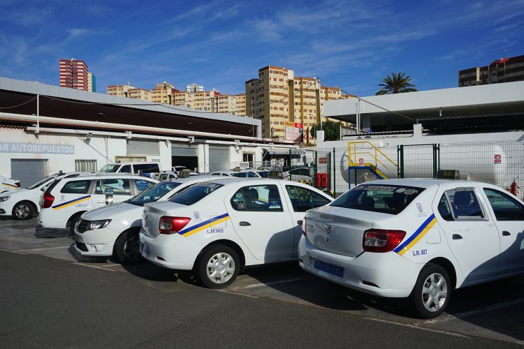El Gobierno regional acuerda con las federaciones de taxistas la actualización de las tarifas interurbanas
