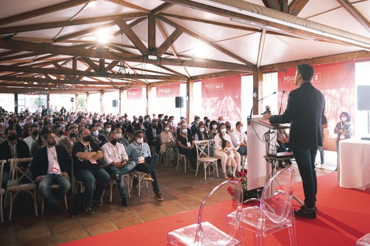 Luis Yeray Gutiérrez refuerza su liderazgo al frente del PSOE lagunero con el 98% de los apoyos