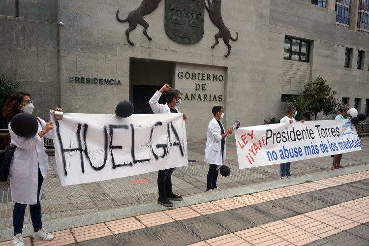La Mesa de Confluencia de Médicos y Facultativos de Canarias vuelven a presentar un preaviso de huelga