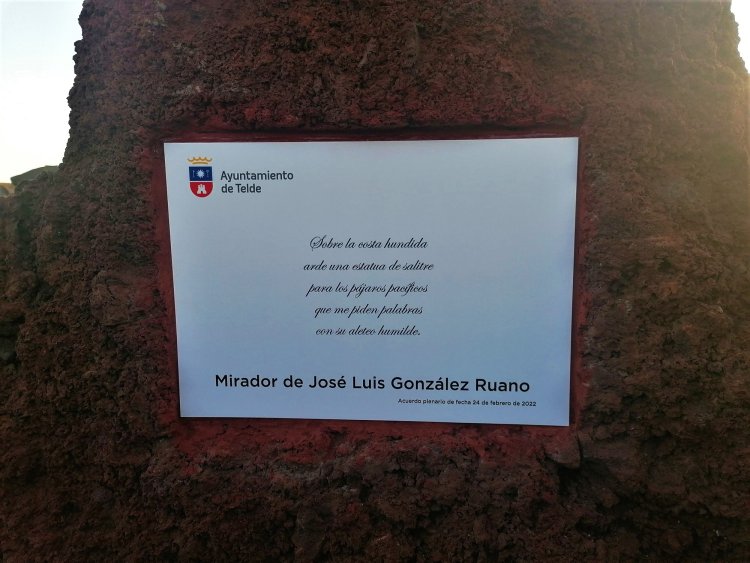 Telde rinde homenaje a José Luis González Ruano con el descubrimiento de una placa en el mirador de El Bufadero