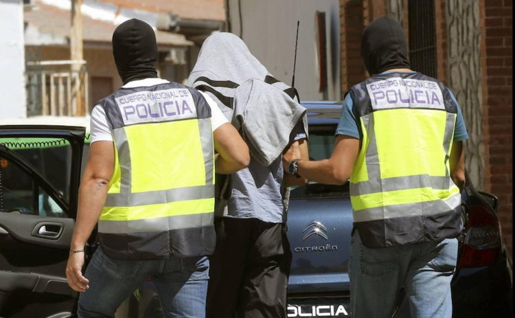 Juzgan al acusado de idear un atentado yihadista en la sede LGTBI de Las Palmas