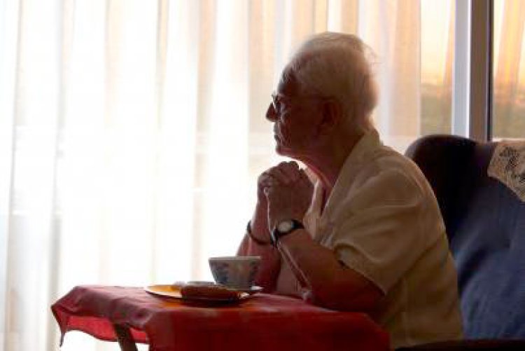 El Hierro monitoriza a distancia la actividad de los mayores que viven solos