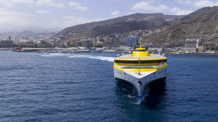 Fred. Olsen Express transporta a 54.000 pasajeros en el puente del Día de Canarias 