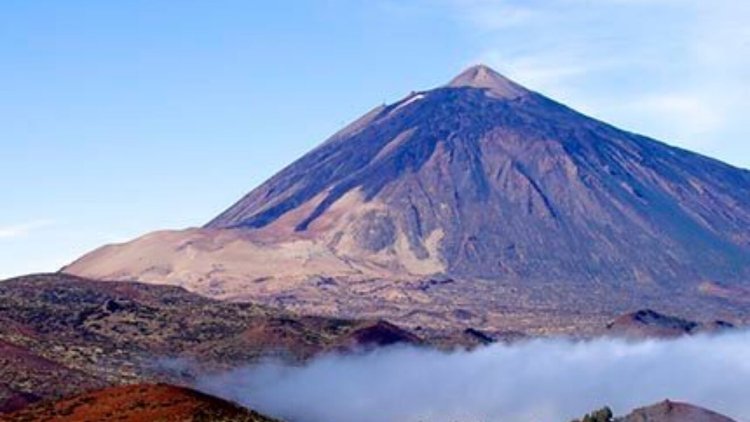 No hay incidios de una erupción a corto plazo en Tenerife, recalca el IGN