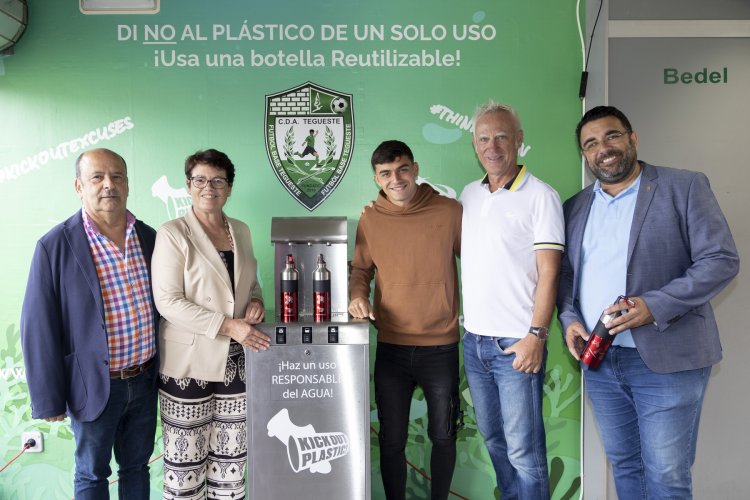 Pedri apadrina el proyecto sostenible del CDAFB Tegueste con Kick Out Plastic