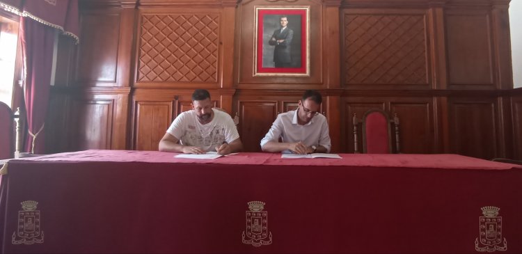 San Sebastián de La Gomera firma el primer convenio anual con el Club Deportivo Vela y Aventura