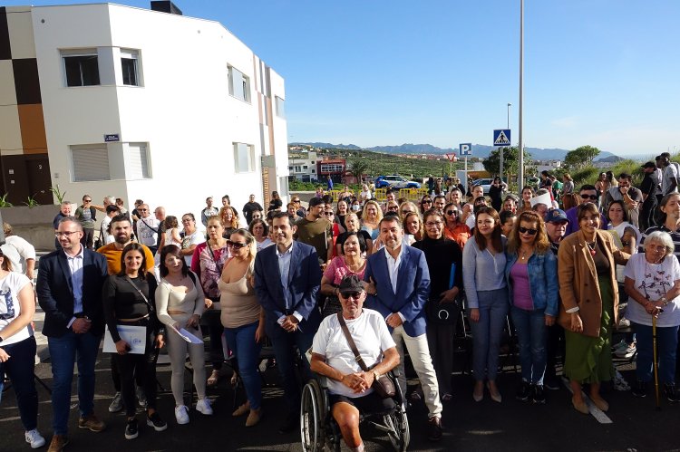Santa Cruz de Tenerife entregó esta mañana las llaves de las 44 viviendas sociales de El Tablero