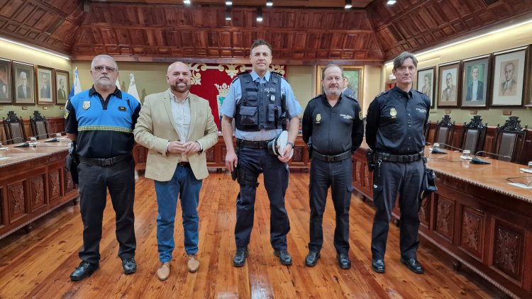Puerto de la Cruz recibe a un nuevo oficial de policía dentro del proyecto de Comisarías Europeas