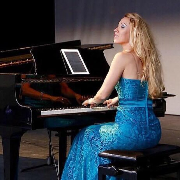 La pianista Erika Szakal interpreta la mejor música de la historia a luz de las velas en  ‘Candle Nights’