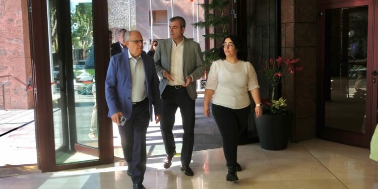 Manuel Domínguez presenta las actuaciones previstas para el impulso del tejido empresarial de La Gomera
