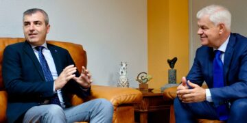 Manuel Domínguez remarca en El Hierro la necesidad de conciliar la demanda empresarial con la oferta formativa