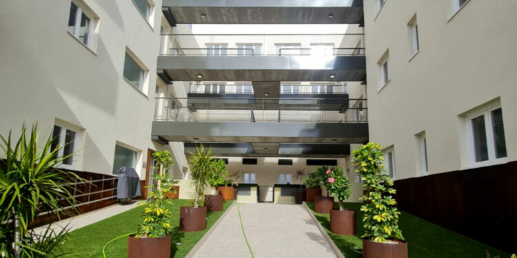 Vecinos del Edificio Pelayo denuncian incumplimientos en las viviendas protegidas