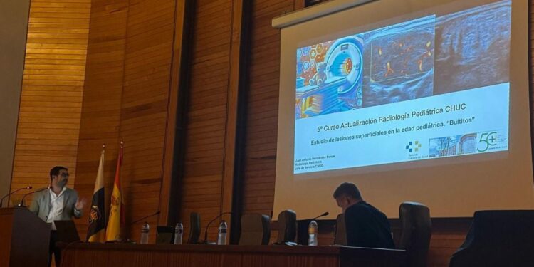El HUC reúne a setenta profesionales de todas las islas en un curso de actualización en radiología pediátrica