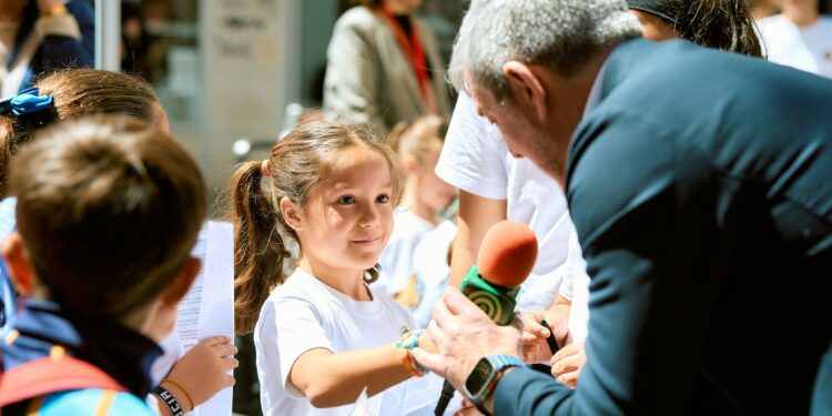 Clavijo comparte jornada un año más con escolares de todas las islas en el proyecto ‘De Palique’