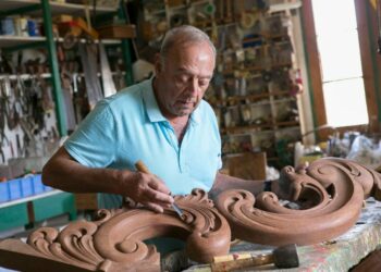 Antigua rinde homenaje al maestro Pepe Melián Martín en el Día del Artesano