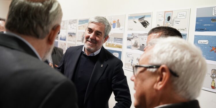 Clavijo alaba el compromiso de los artistas con poner el foco sobre el drama migratorio