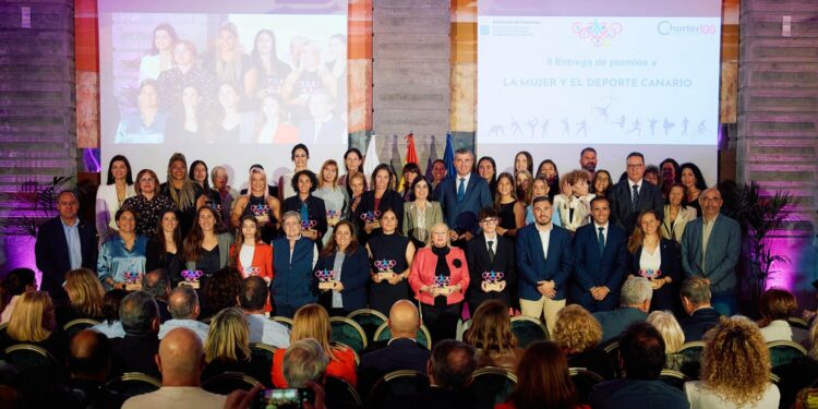 Canarias reconoce a una treintena de referentes del deporte femenino en el archipiélago