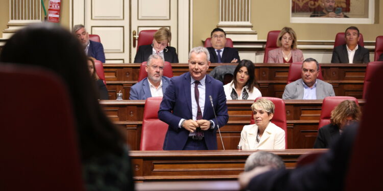 “Entre Canarias y Feijóo, Clavijo vuelve a optar por ir en contra del Archipiélago”