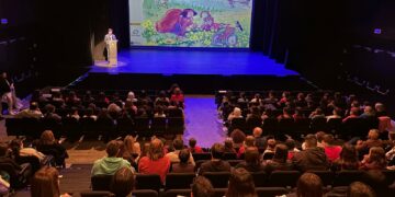 Doscientos estudiantes de veinte centros canarios participan en el encuentro final del proyecto ‘Tagoror de color’