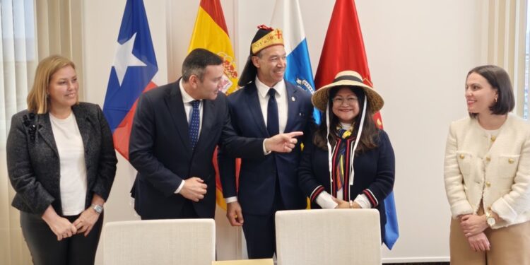 Un momento durante el acto en el Cabildo de Lanzarote