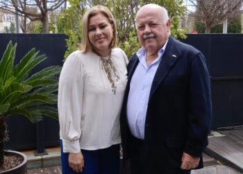 Astrid Pérez y el presidente del Parlamento andaluz, Jesús Aguirre