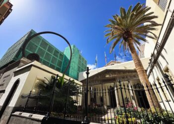 Exterior del Parlamento de Canarias